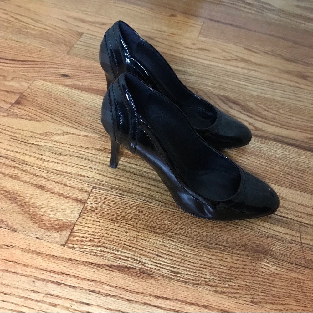 Burberry Black Patent Leather Heels - Picture 3 of 8